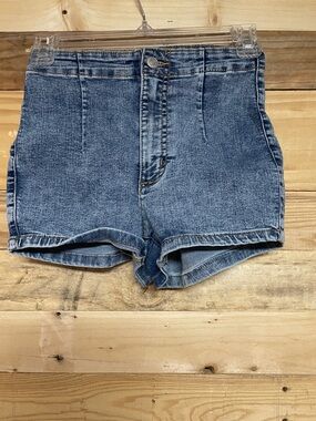 wild fable size 00/24R High-Rise Denim Jean Shorts - Light Blue
